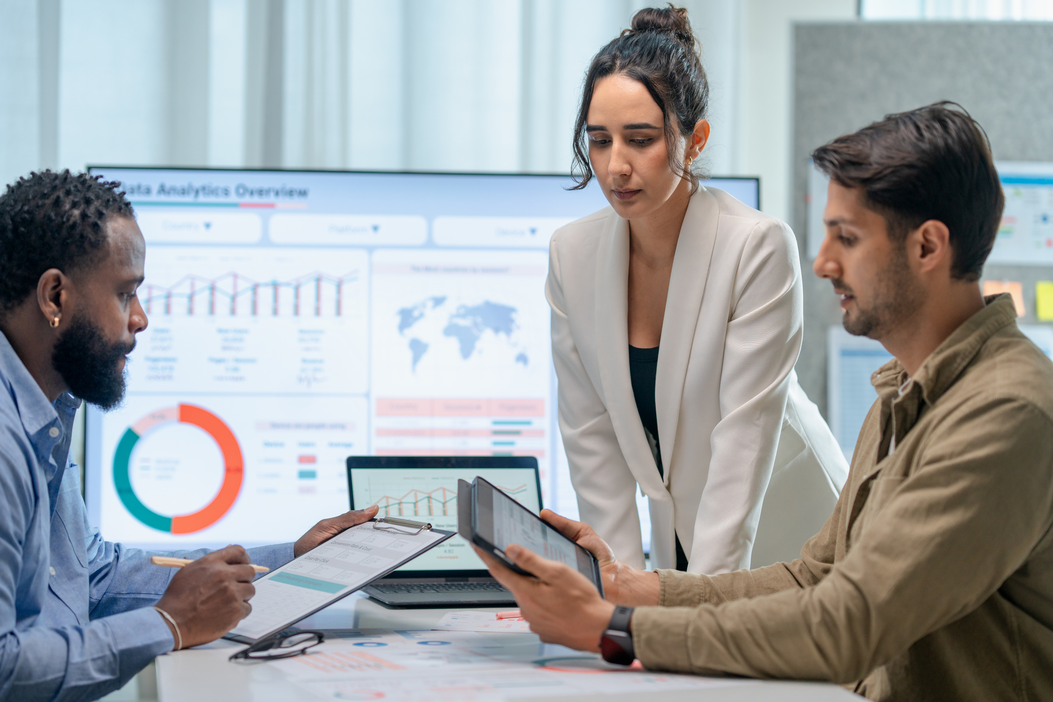 Business teamwork – Murray Income has got a new investment manager